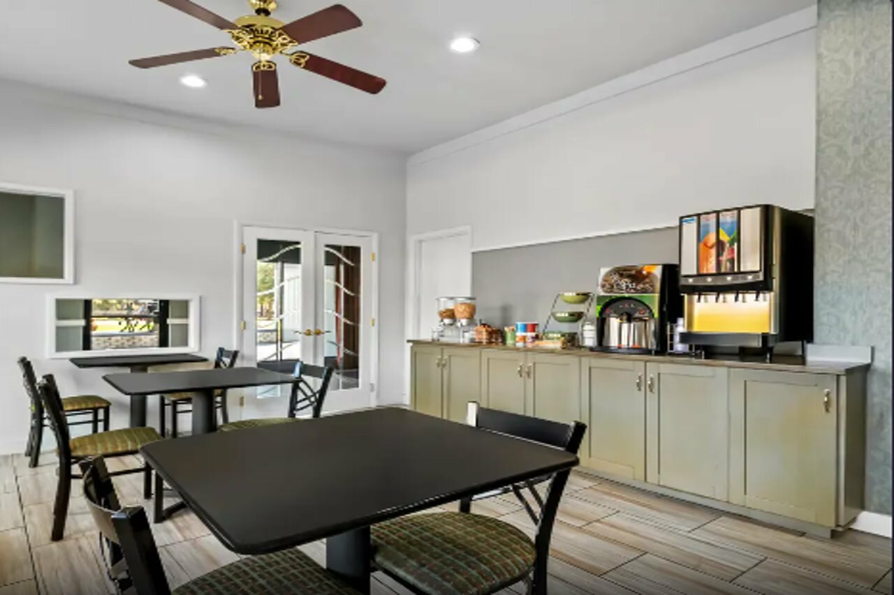 Фото Quality Inn near Blue Spring