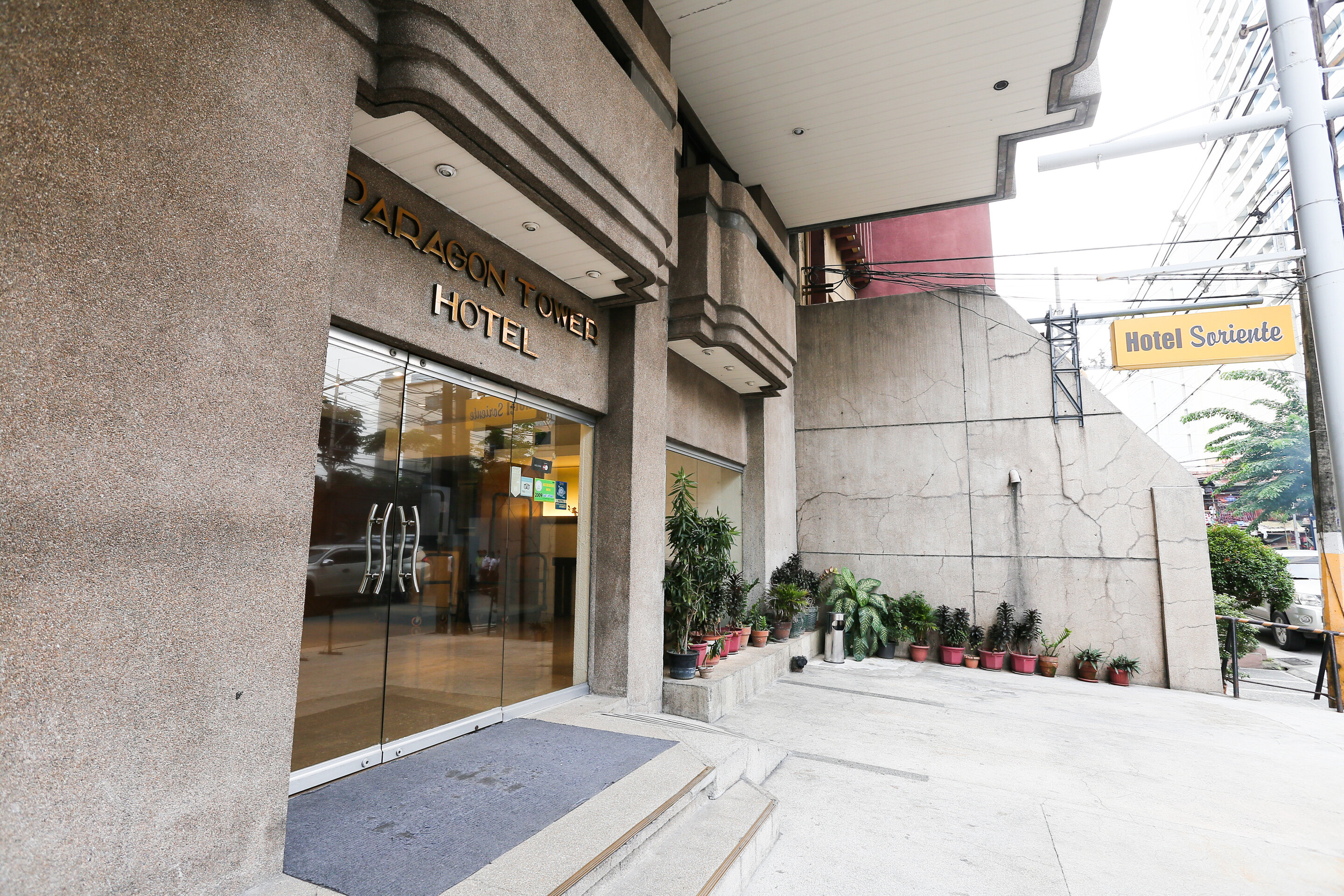 Фото Paragon Tower Hotel