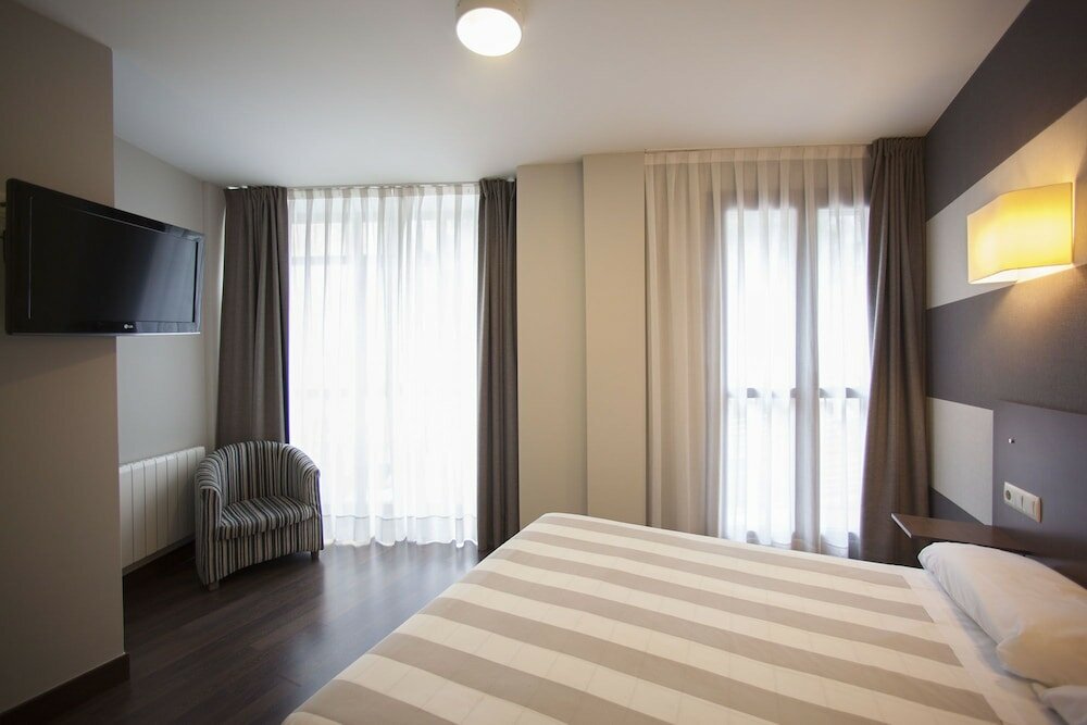 Фото Hotel Sirimiri