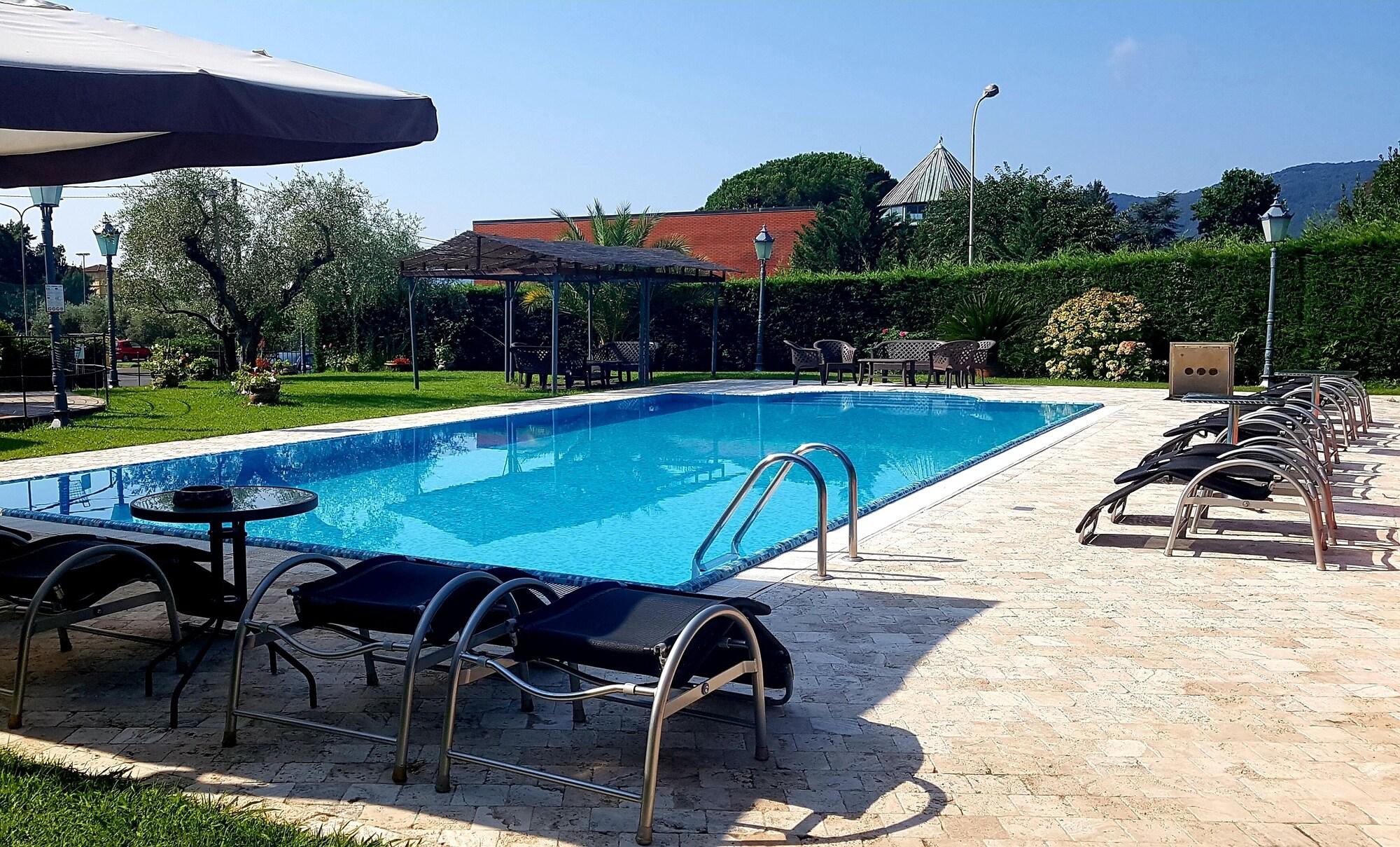 Фото Albergo Ristorante Ama La Luna