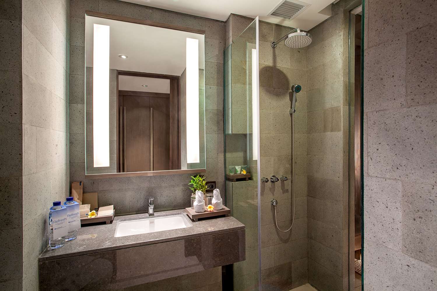 Фото Wyndham Tamansari Jivva Resort Bali