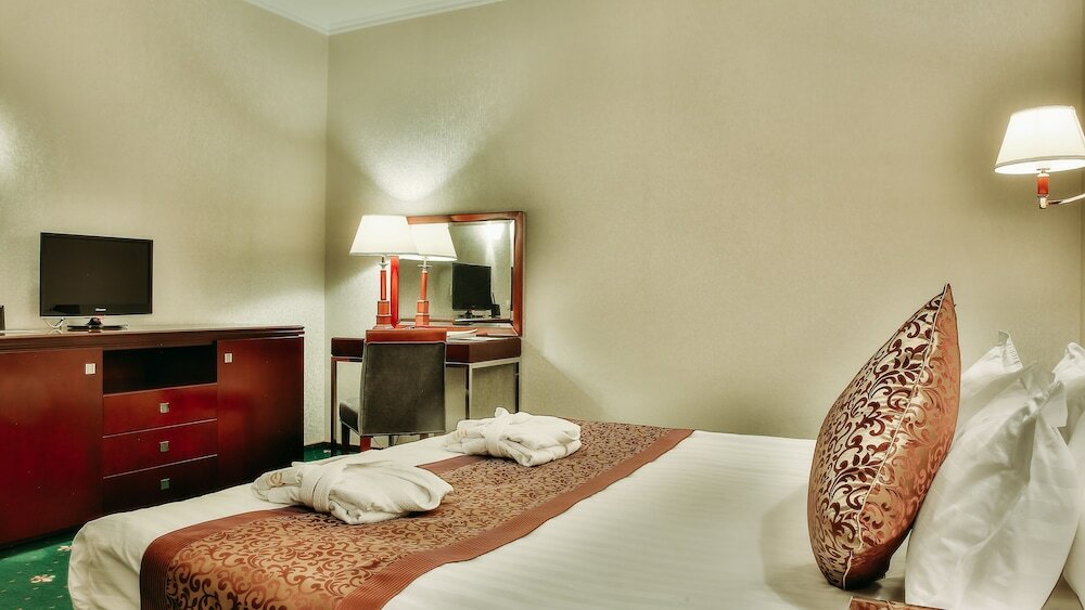 Фото Goldman Empire