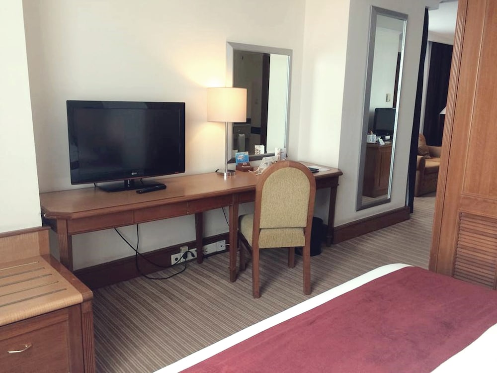 Фото Menara Peninsula Hotel Jakarta