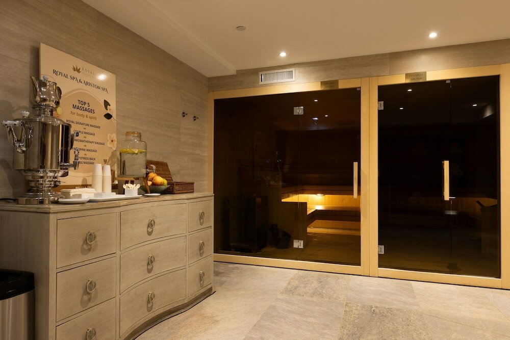 Фото Royal Ariston Hotel