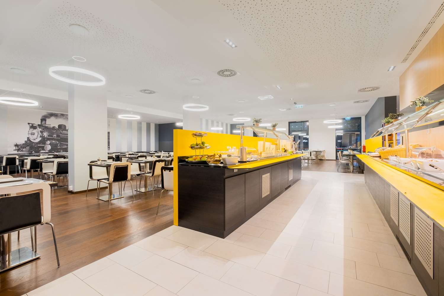 Фото Leonardo Hotel Vienna Hauptbahnhof