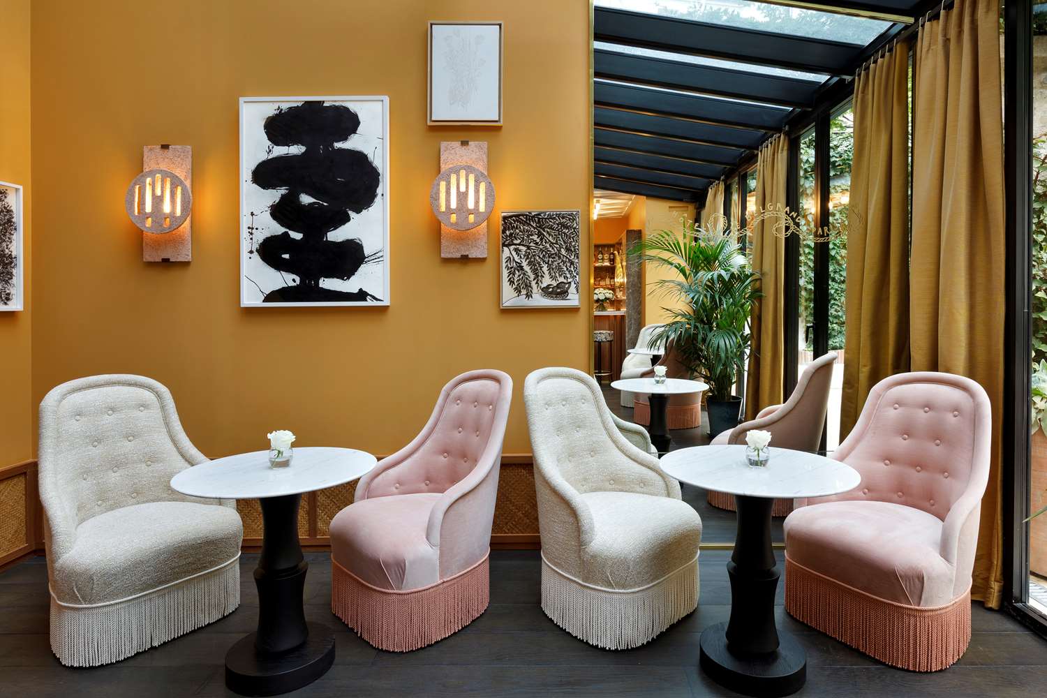 Фото Le Belgrand Hotel Paris Champs Elysees, Tapestry Collection by Hilton