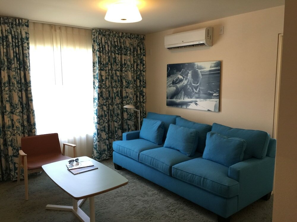 Фото Beverly Laurel Hotel