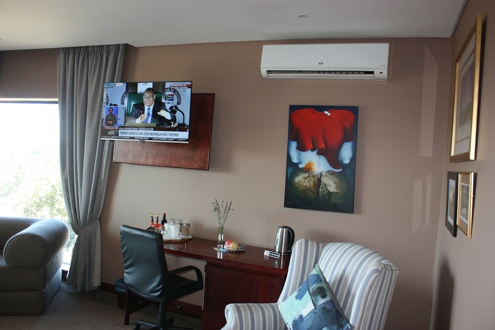 Фото Over The Moon Guesthouse