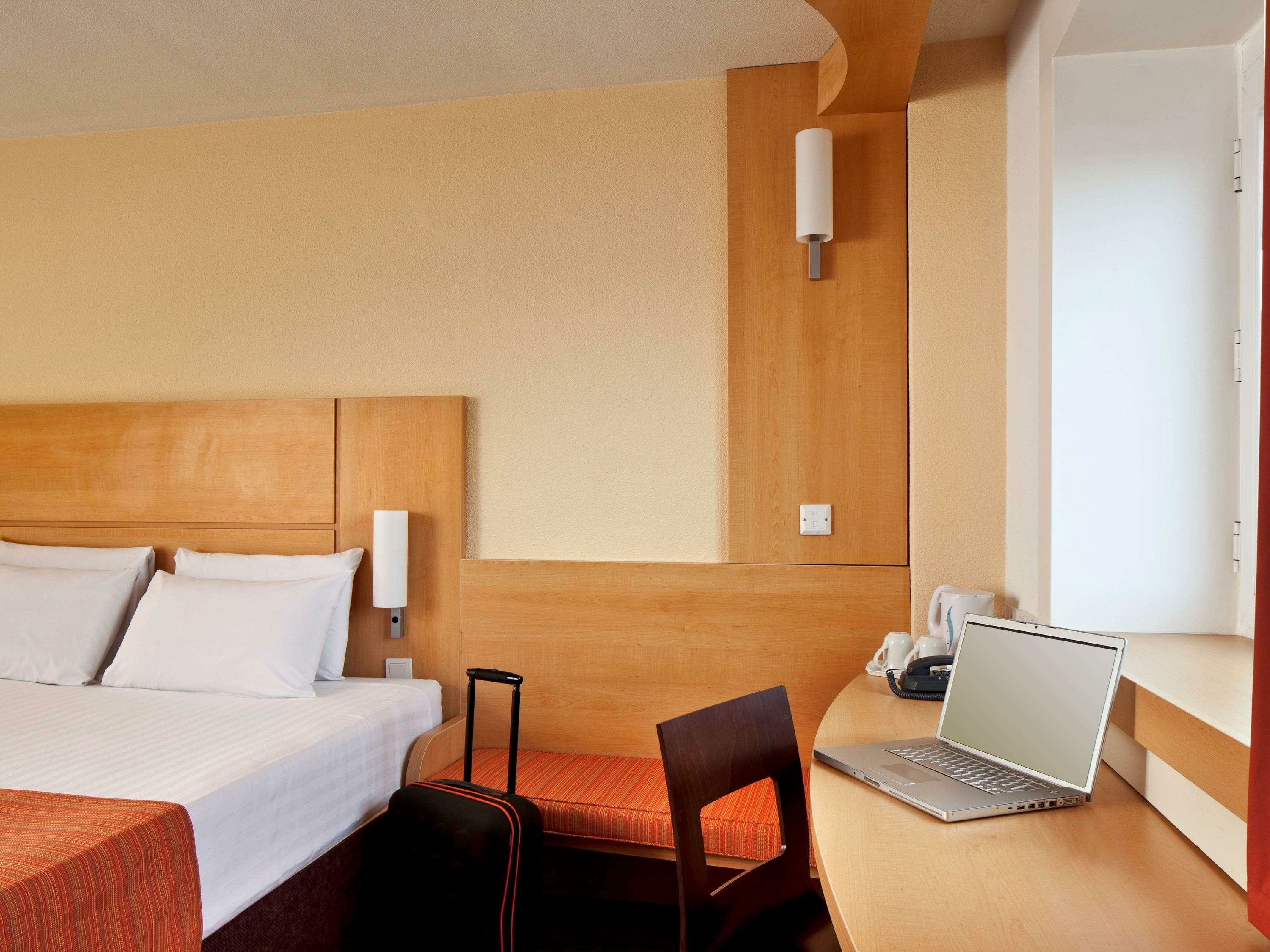 Фото Ibis Stevenage Centre