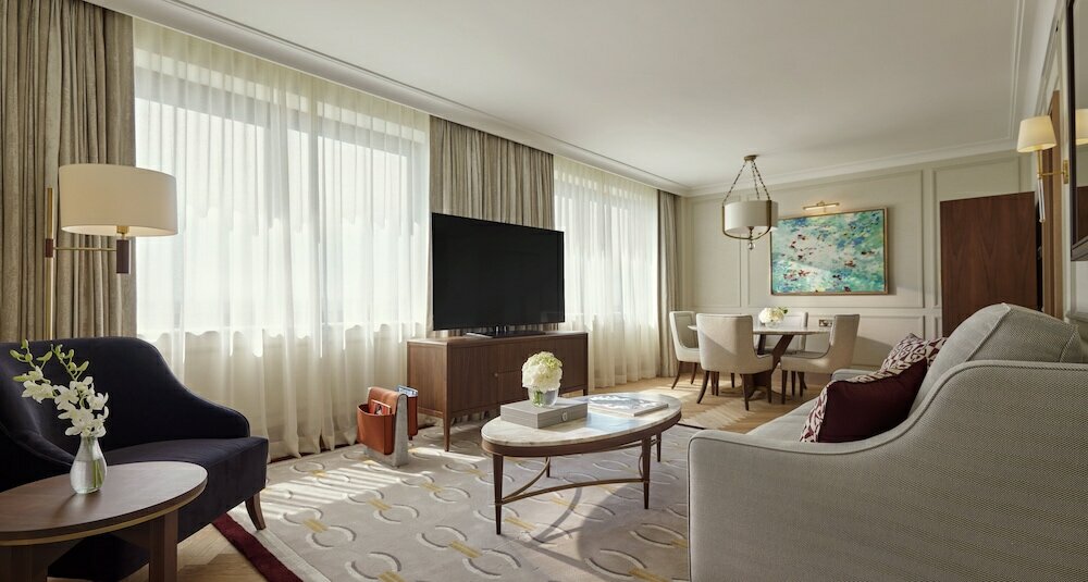 Фото Jumeirah Carlton Tower