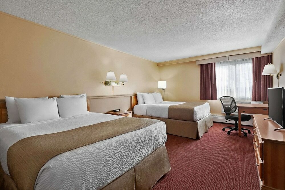Фото Quality Inn & Suites