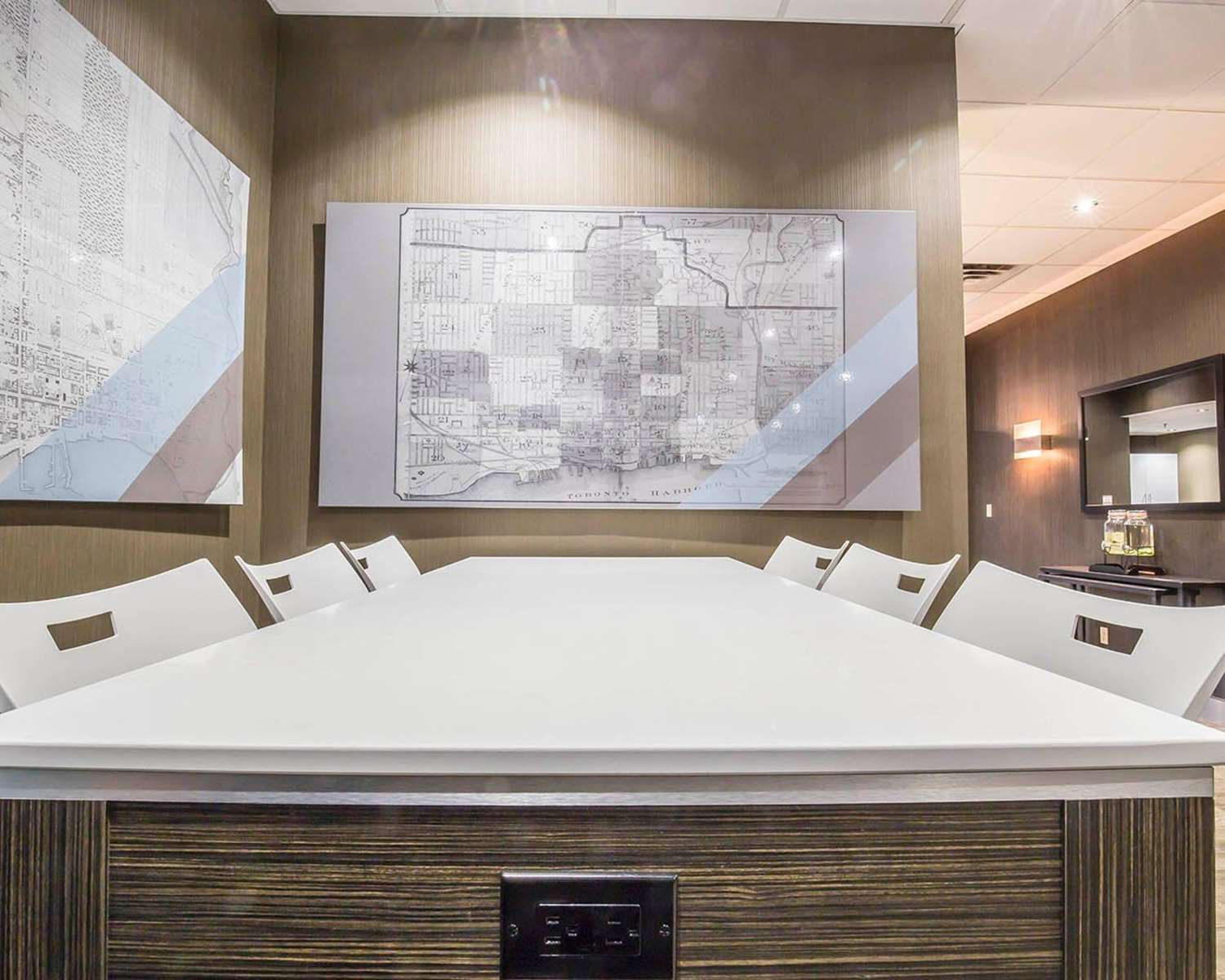 Фото The Saint James Hotel, An Ascend Hotel Collection Member