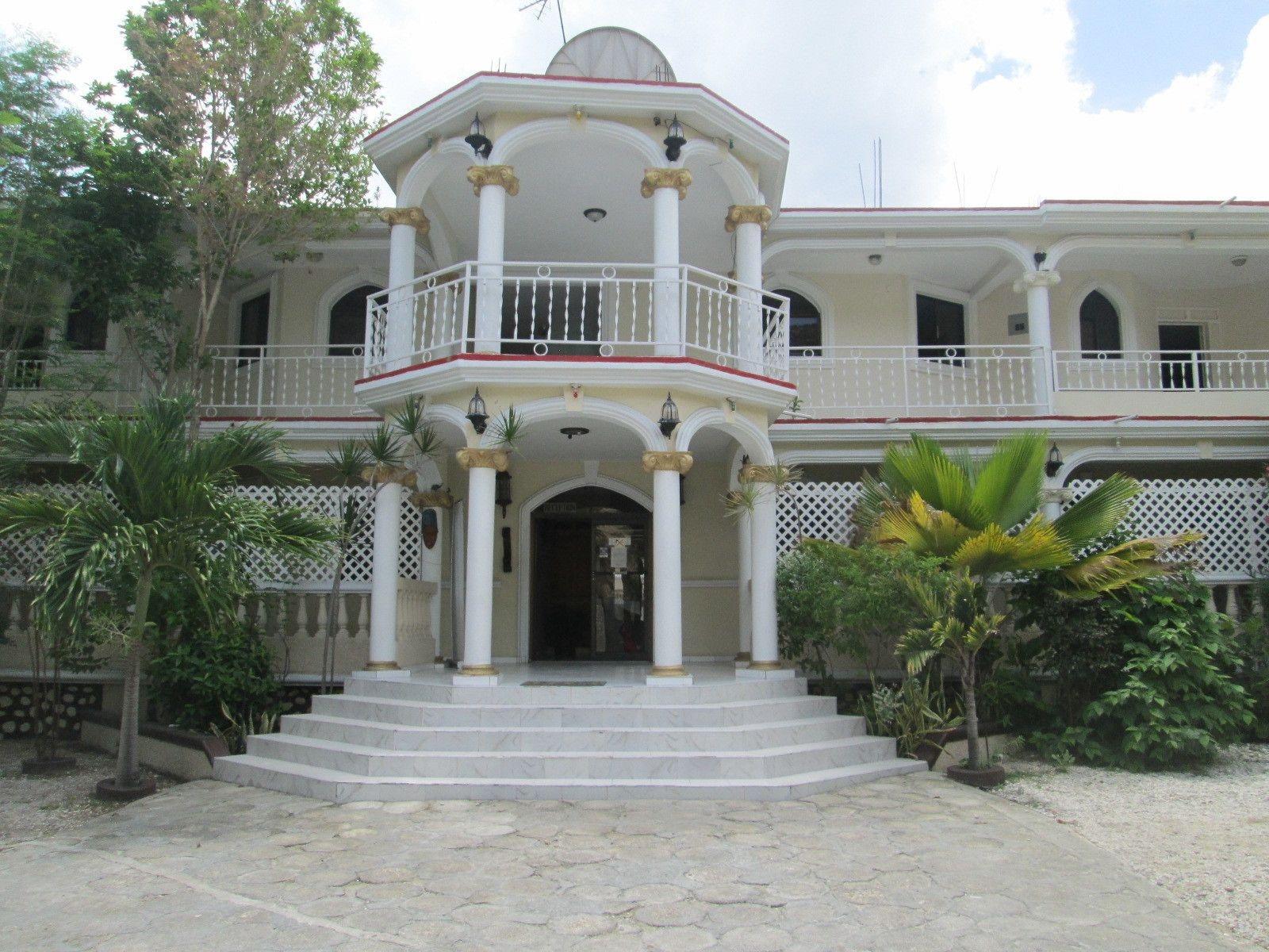 Фото отеля 2