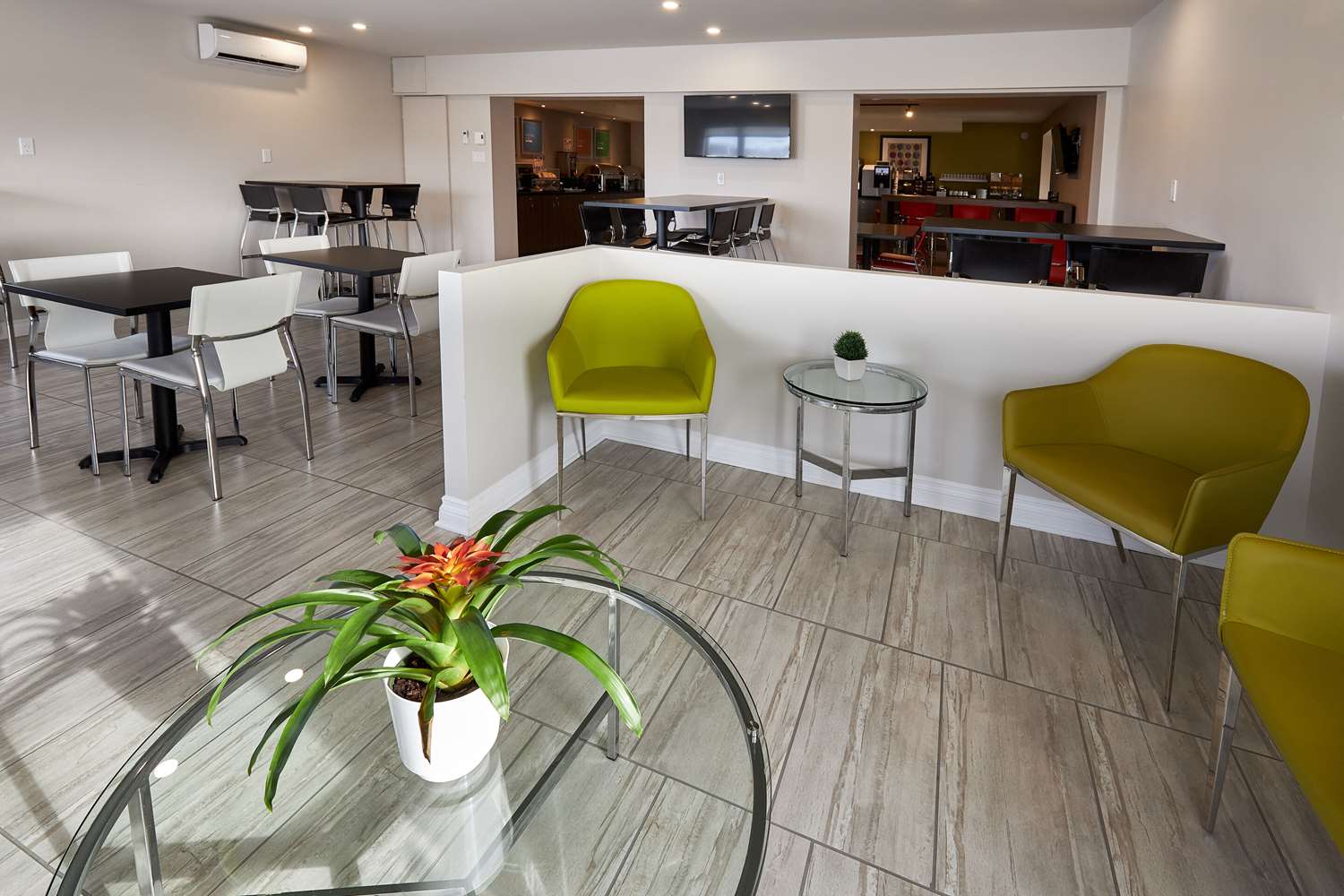 Фото Comfort Inn Rouyn Noranda