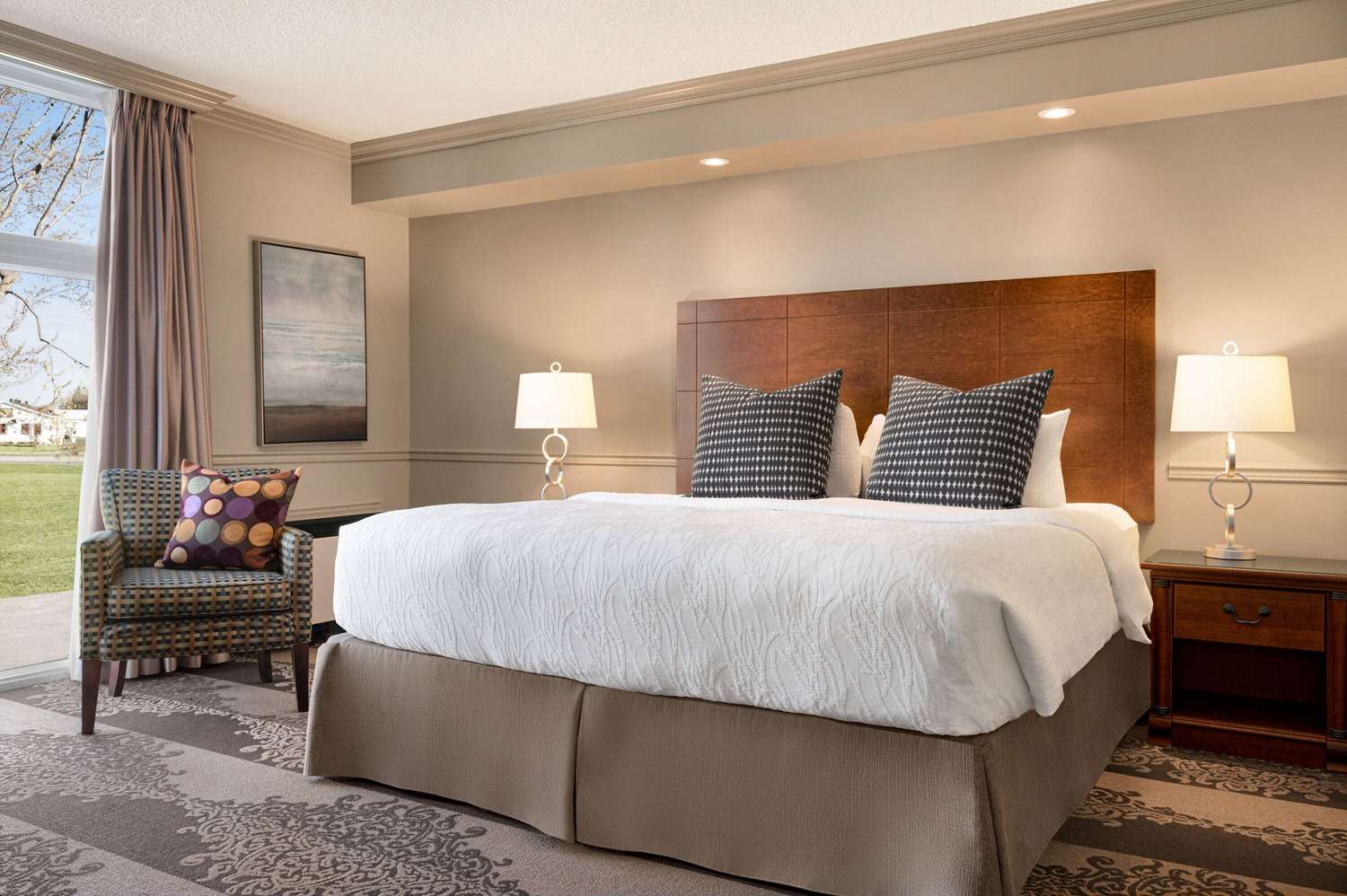 Фото Ramada by Wyndham Cornwall