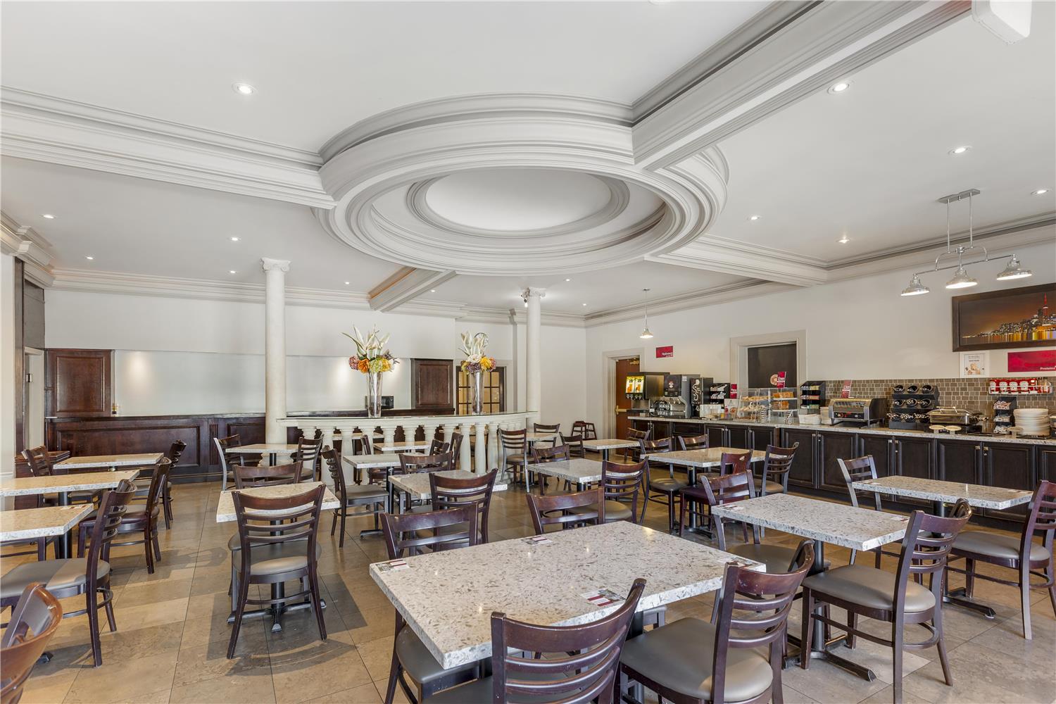 Фото Best Western Plus Travel Hotel Toronto Airport