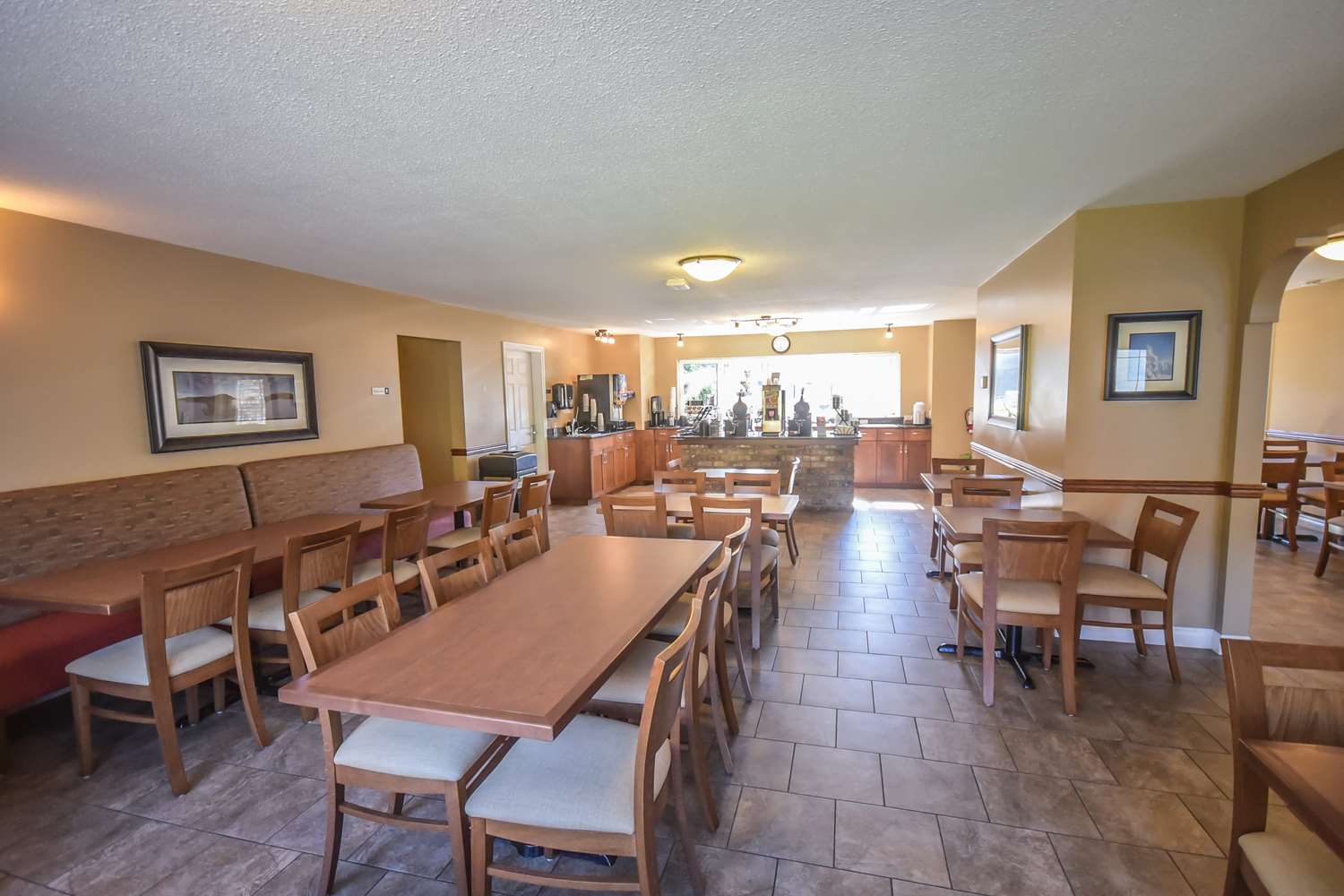 Фото Best Western Sicamous Inn