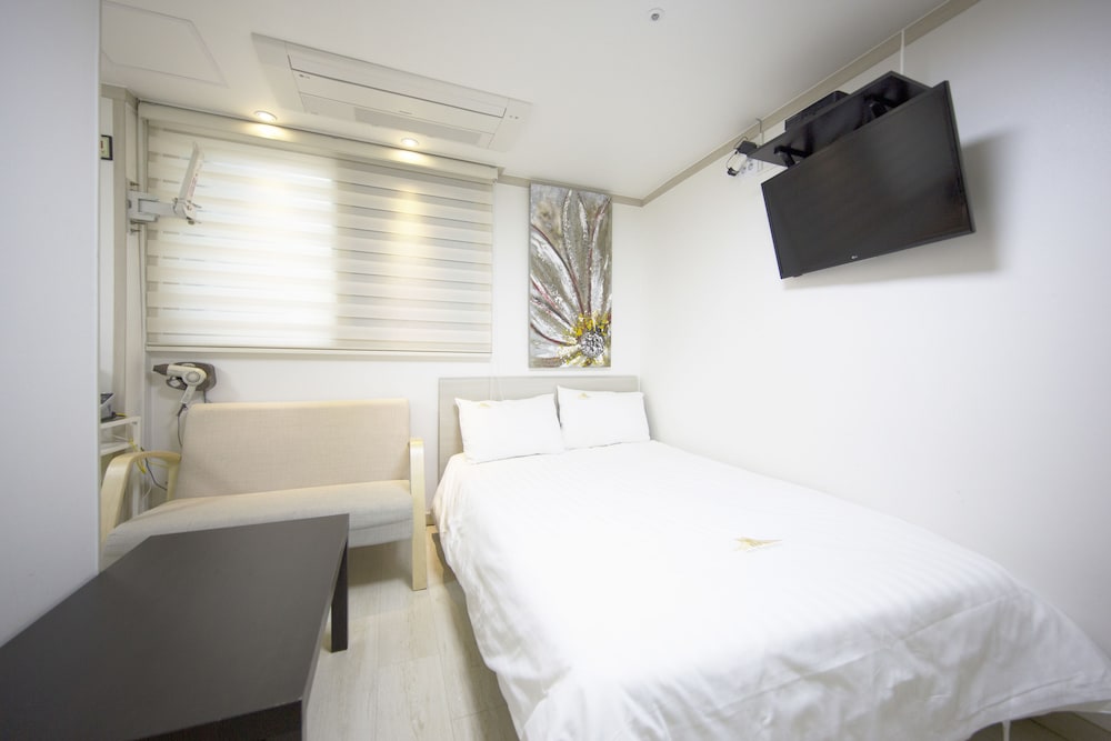 Фото Inn The City Business Hotel