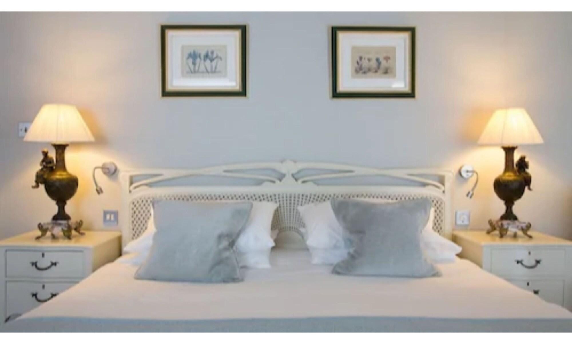 Фото The Priory Hotel