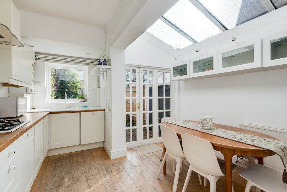 Фото The Old Bookbinders Retreat