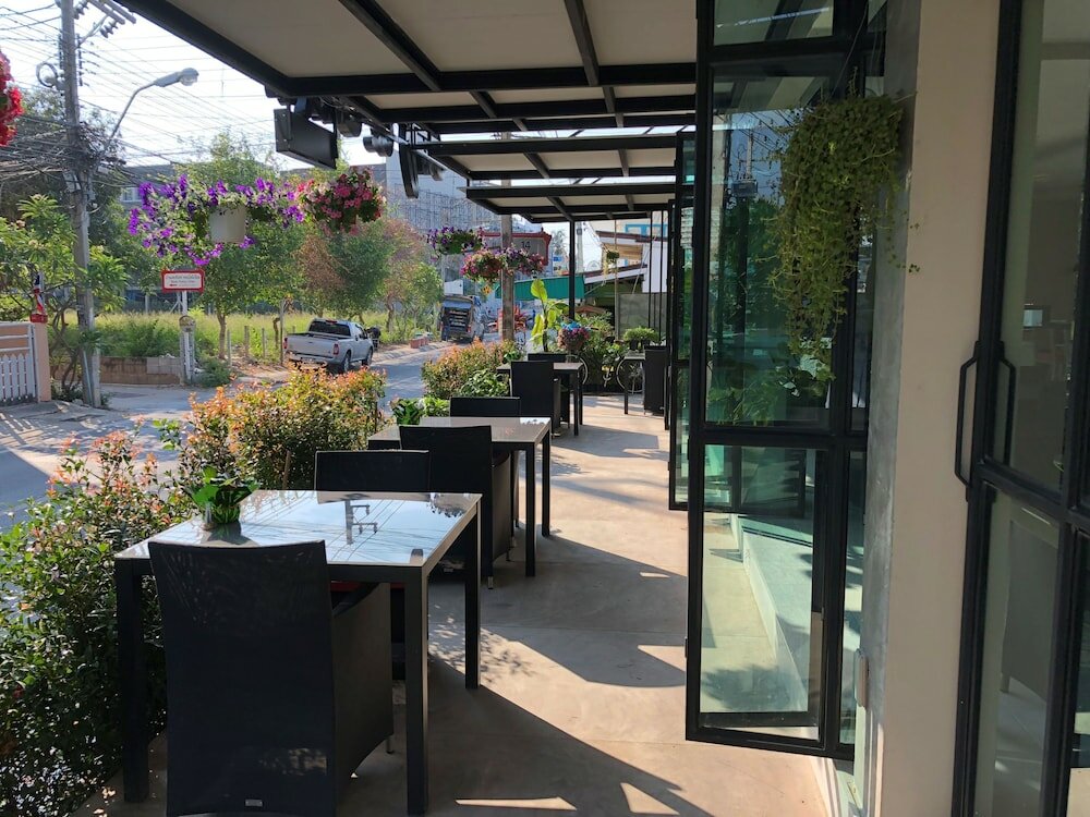 Фото Surf & Sand Resort