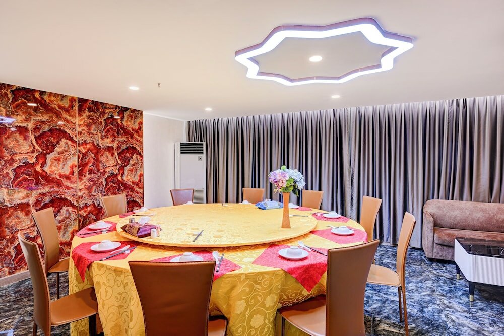 Фото The Travellers Hotel