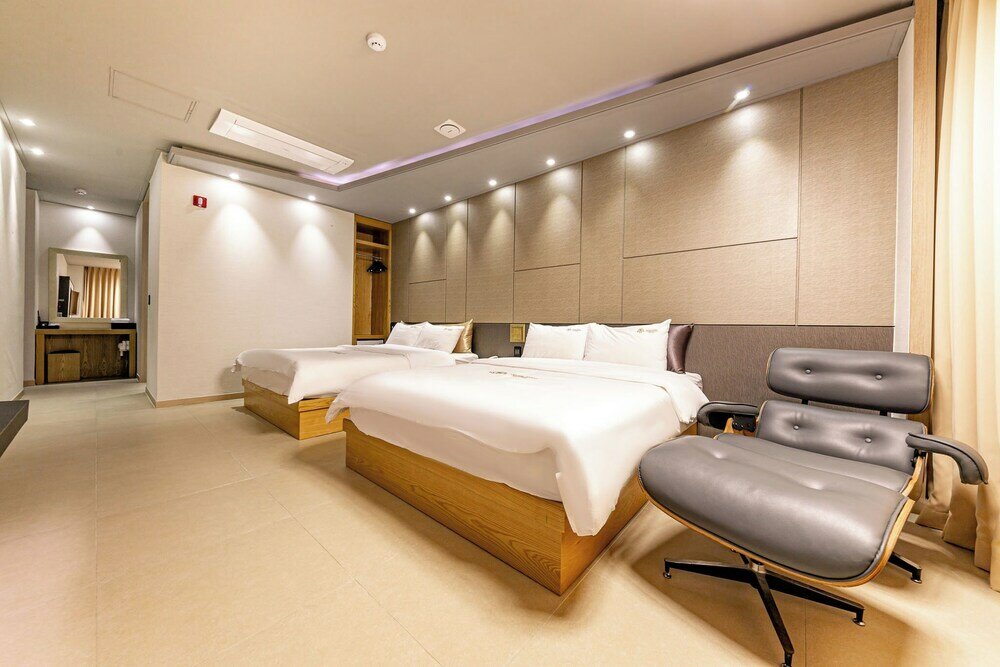 Фото Yeosu Jwasuyoung