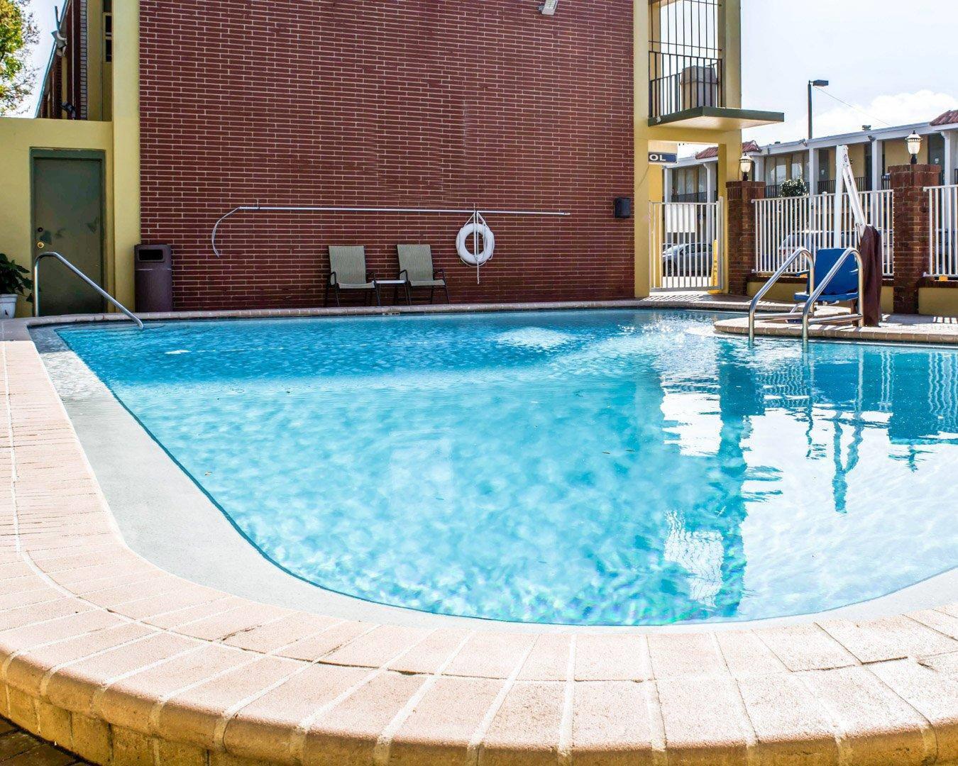 Фото Quality Inn Airport - Cruise Port