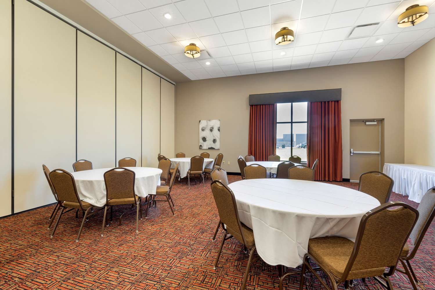 Фото Best Western Plus North Platte Inn & Suites