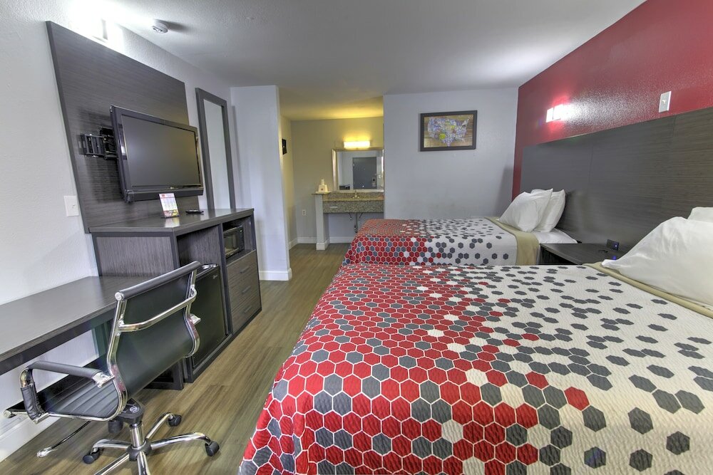 Фото Econo Lodge Airport