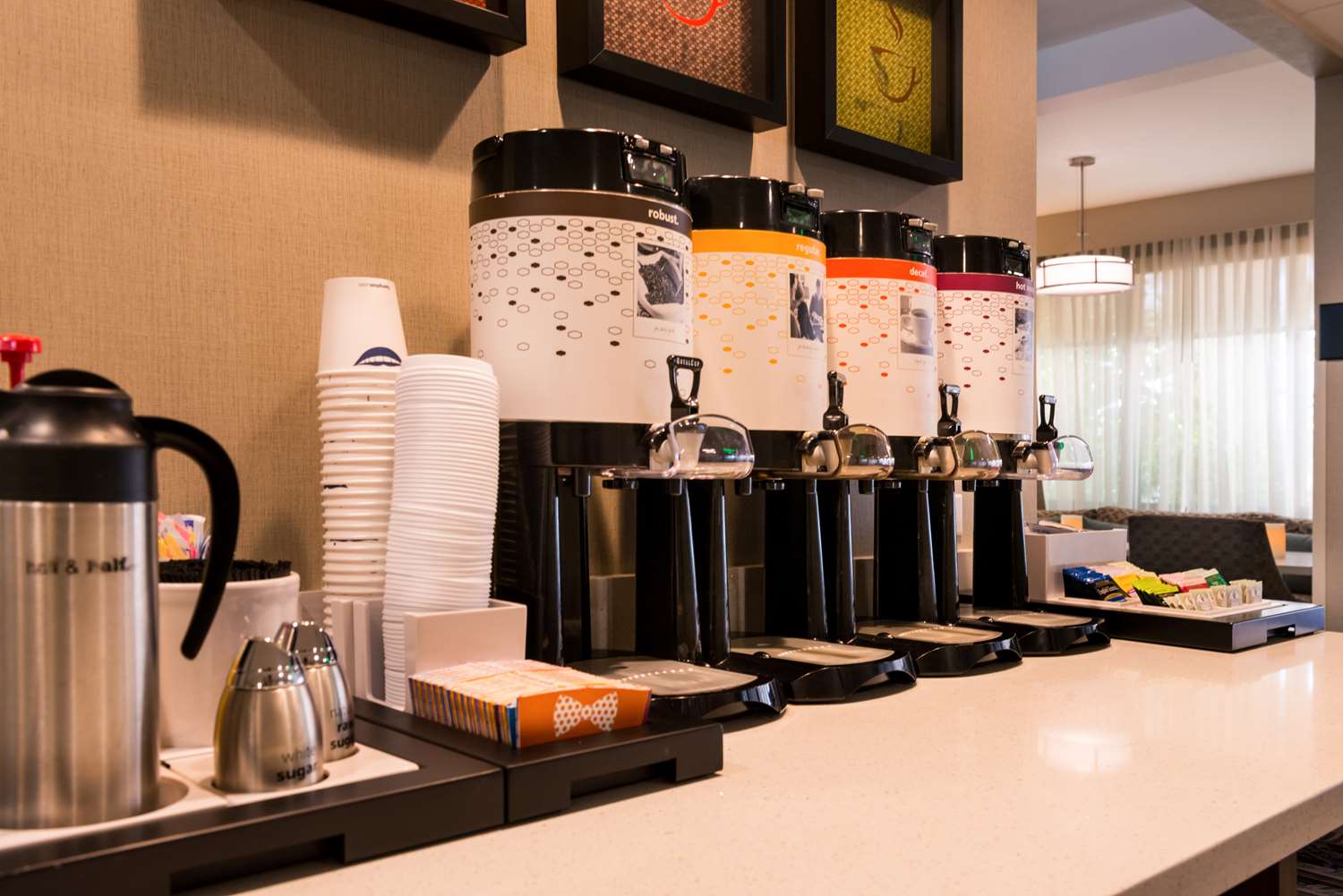 Фото Hampton Inn Los Angeles West Covina