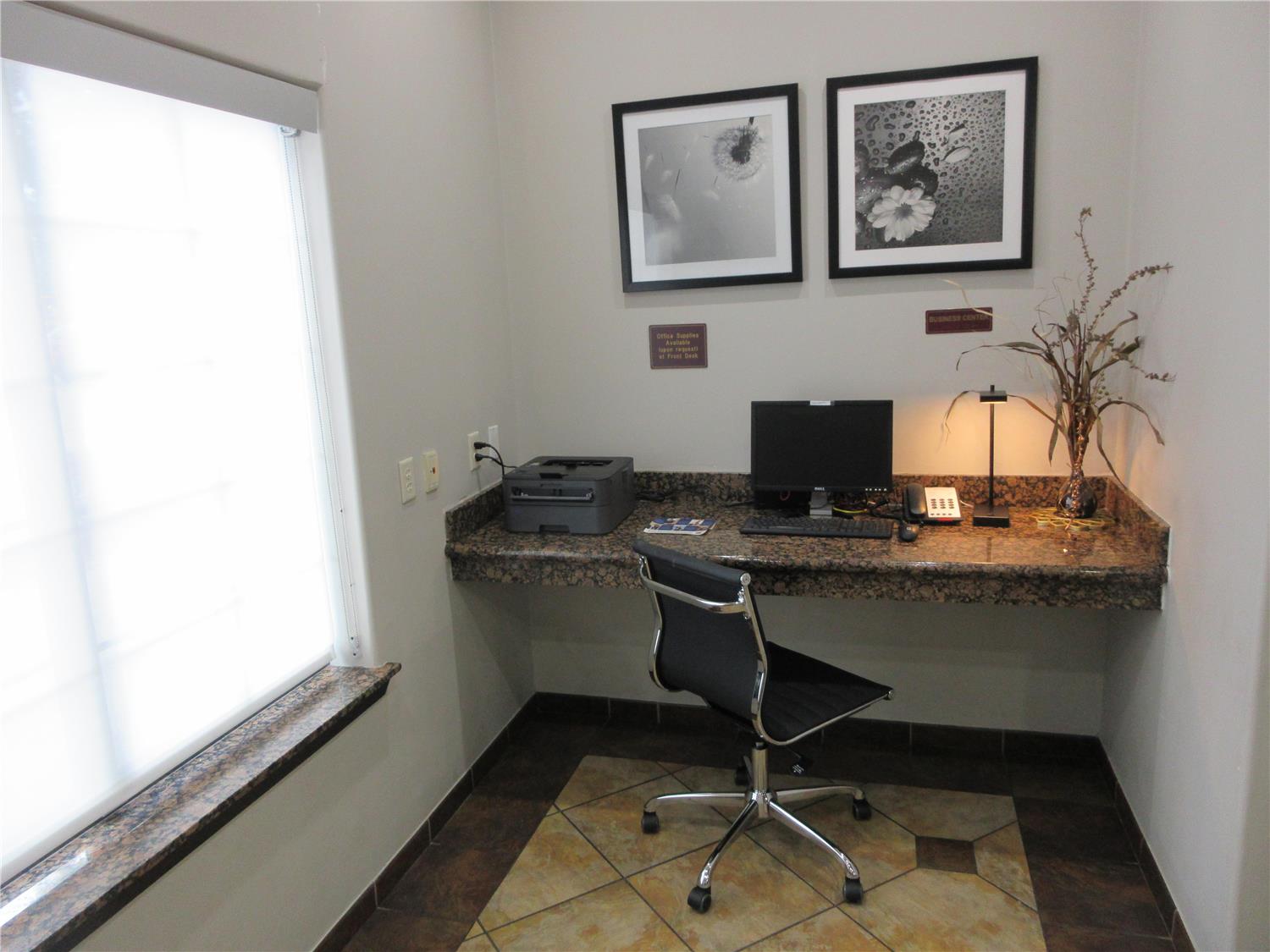 Фото SureStay Plus Hotel by Best Western San Antonio SeaWorld