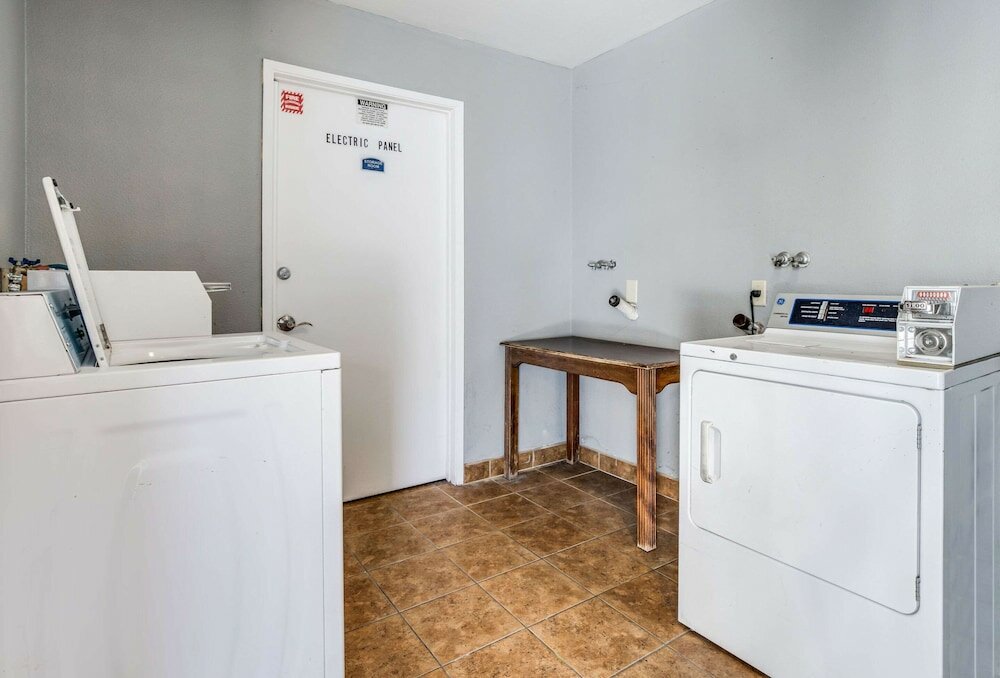 Фото Rodeway Inn Old Town Temecula