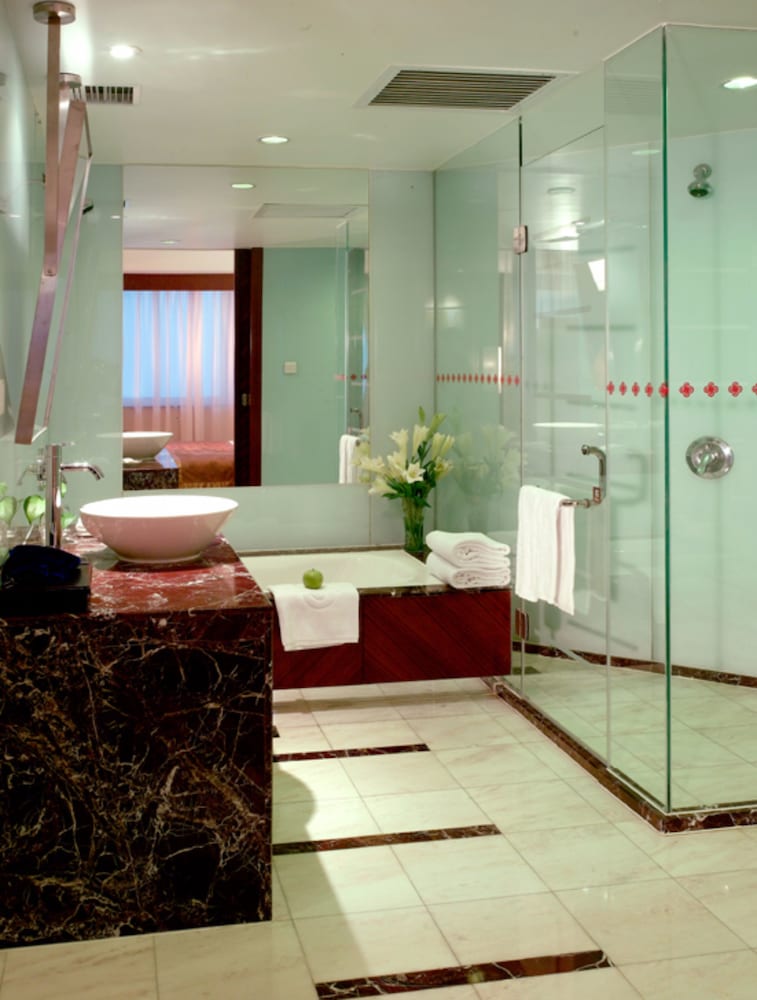 Фото Luxemon Xinjiang Hongfu Hotel