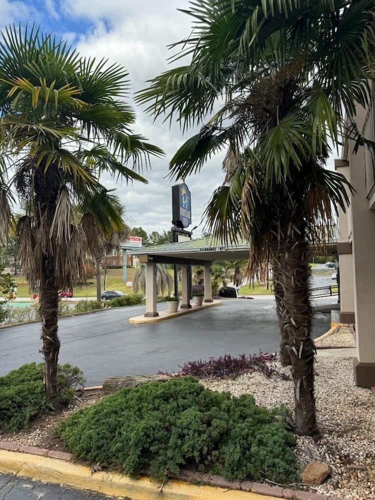 Фото Heritage Inn