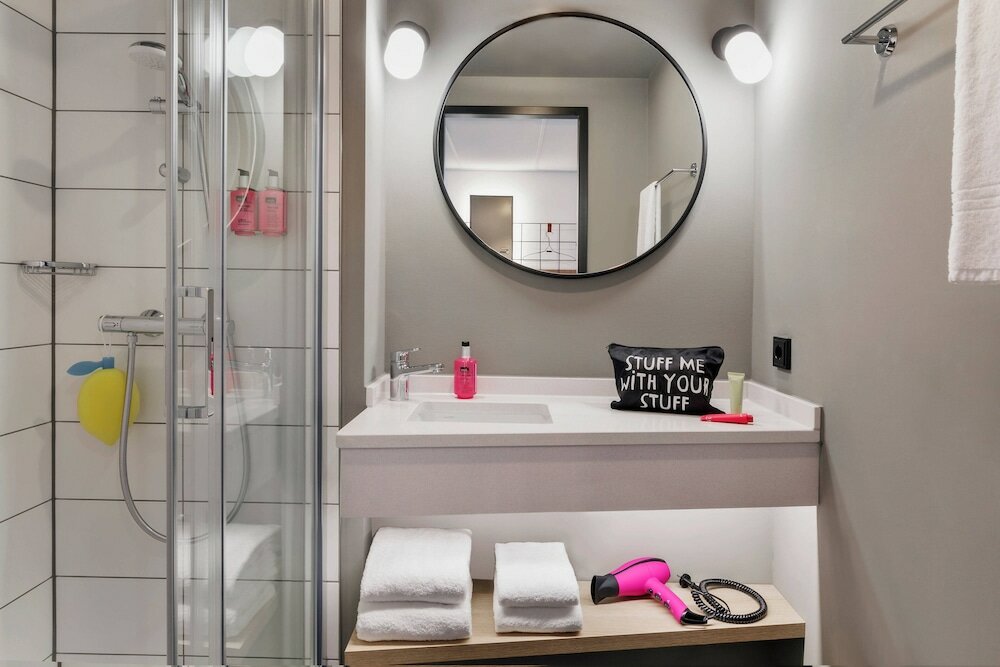 Фото Moxy Hamburg City