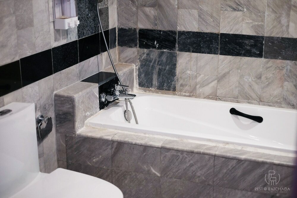 Фото Rest at Ratchada Hotel