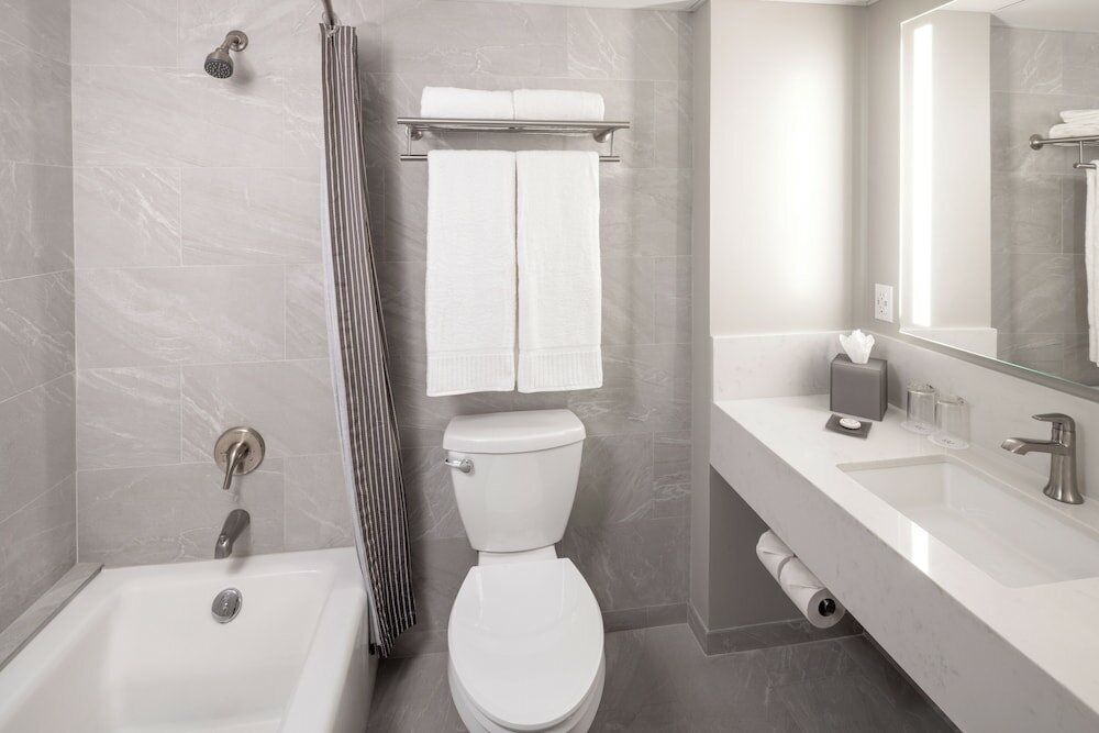 Фото Warwick Seattle