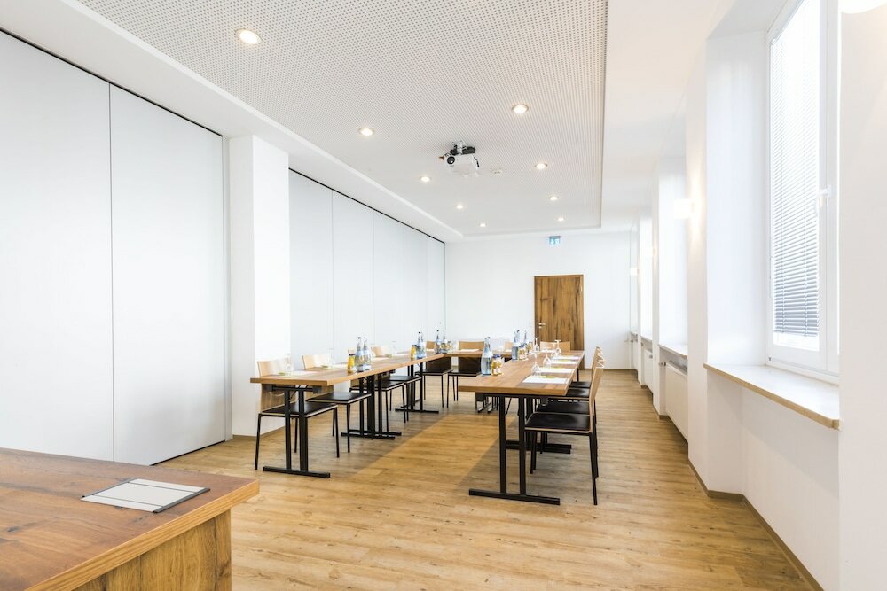 Фото RiKu Hotel Neu-Ulm