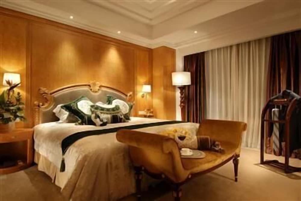 Фото Plaza Hotel Yuyao