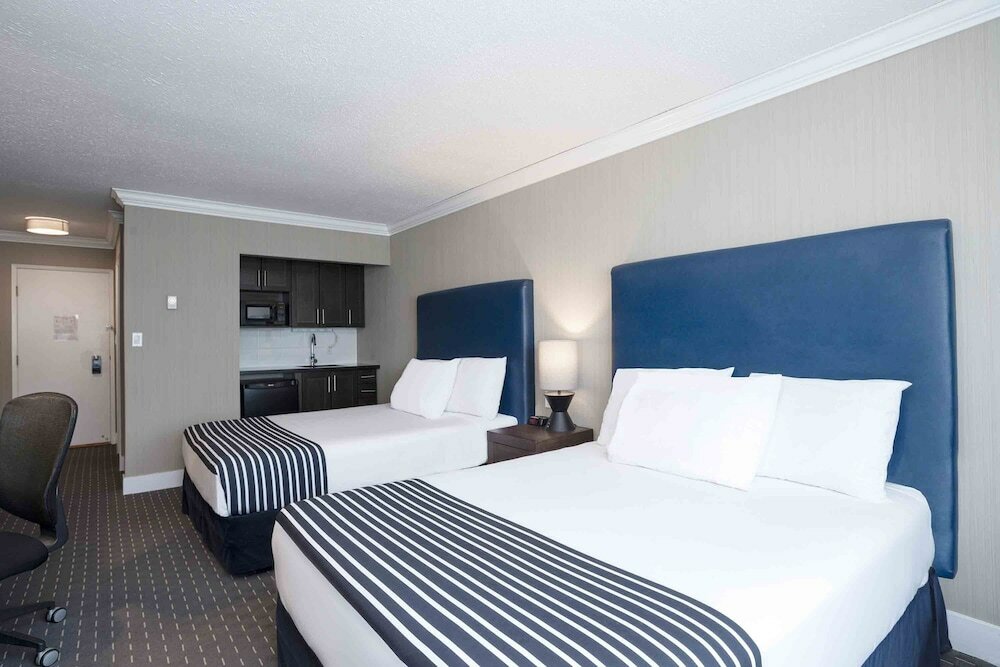 Фото Sandman Inn Blue River