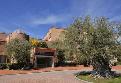 Внешний вид отеля Four Points by Sheraton Siena в Сиене, фото 3