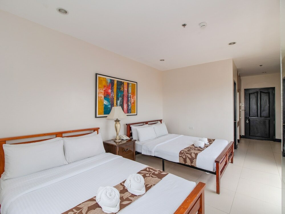 Фото Main Hotel & Suites