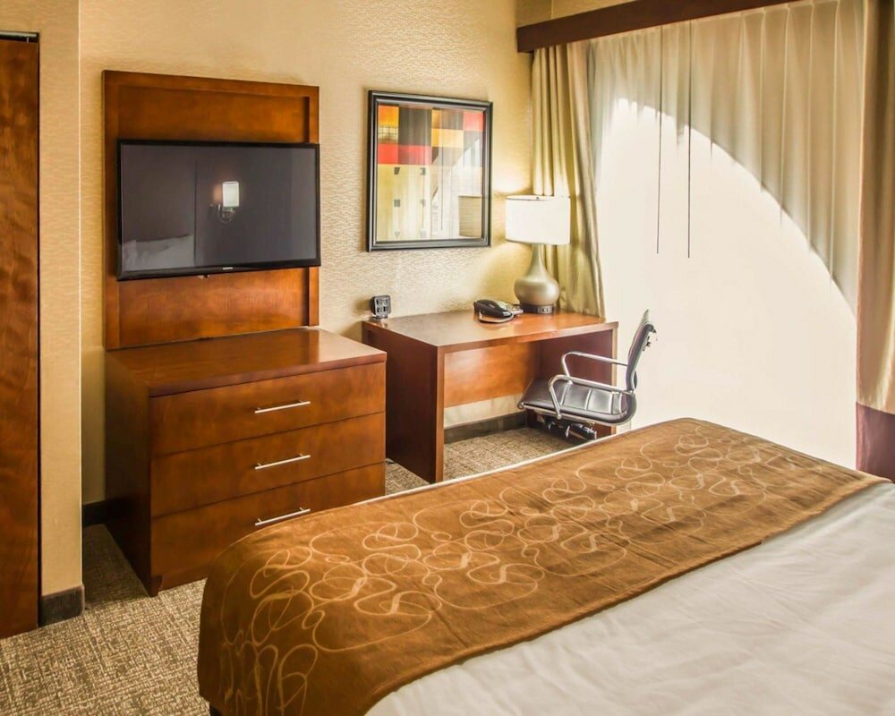 Фото Quality Suites Nyc Gateway
