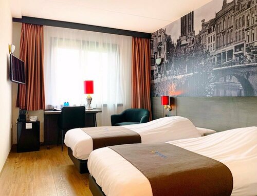 Внешний вид отеля Bastion Hotel Utrecht в Утрехте, фото 2