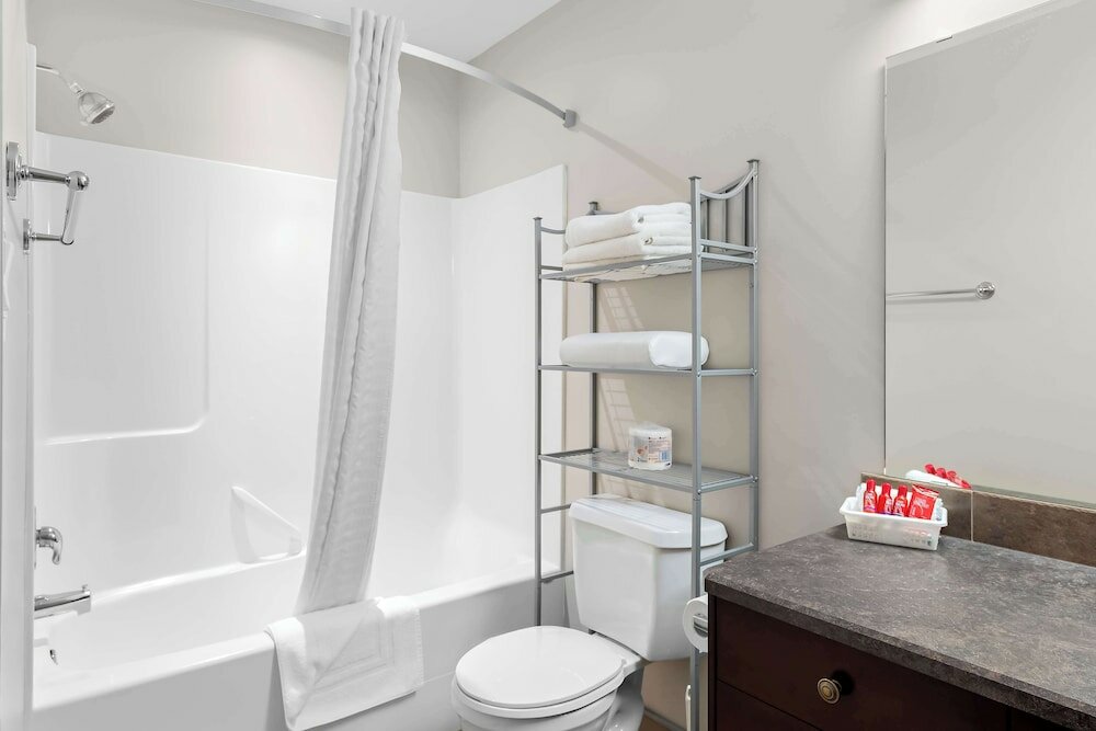 Фото Surestay Plus by Best Western Hardisty