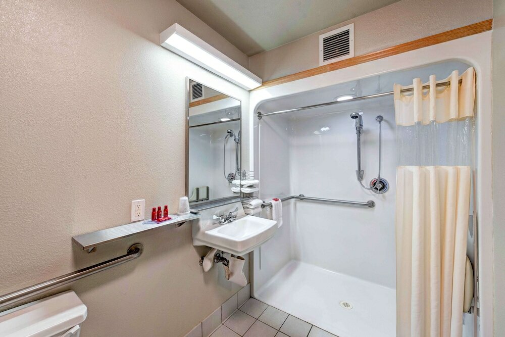 Фото SureStay Plus Hotel by Best Western Redding