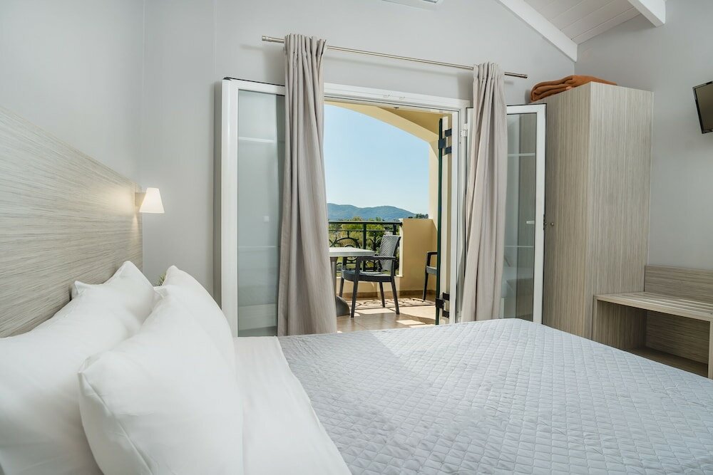 Фото Atlantis Hotel