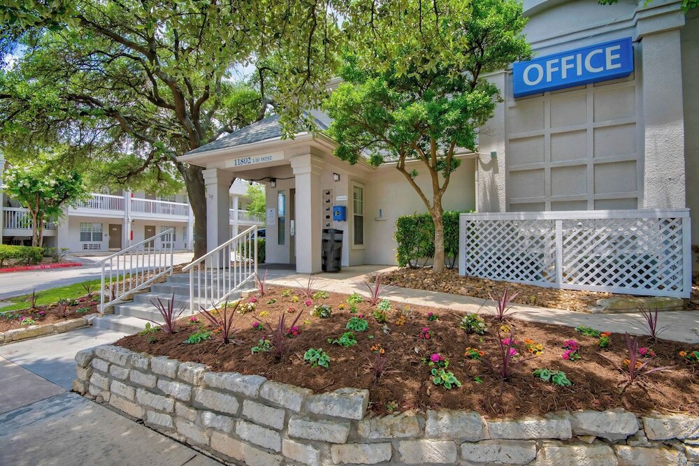 Фото Studio 6 San Antonio, Tx - Six Flags