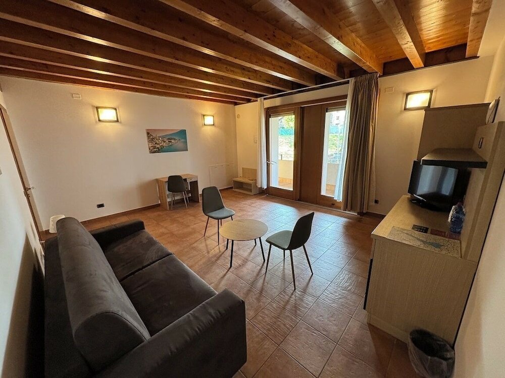 Фото Kairos Garda Hotel